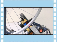 小型で安価な自転車のホイール振取支援装置の開発